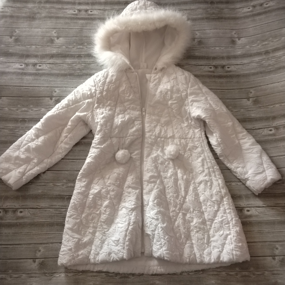 SHEIN Kids White Quilted Puffer Coat